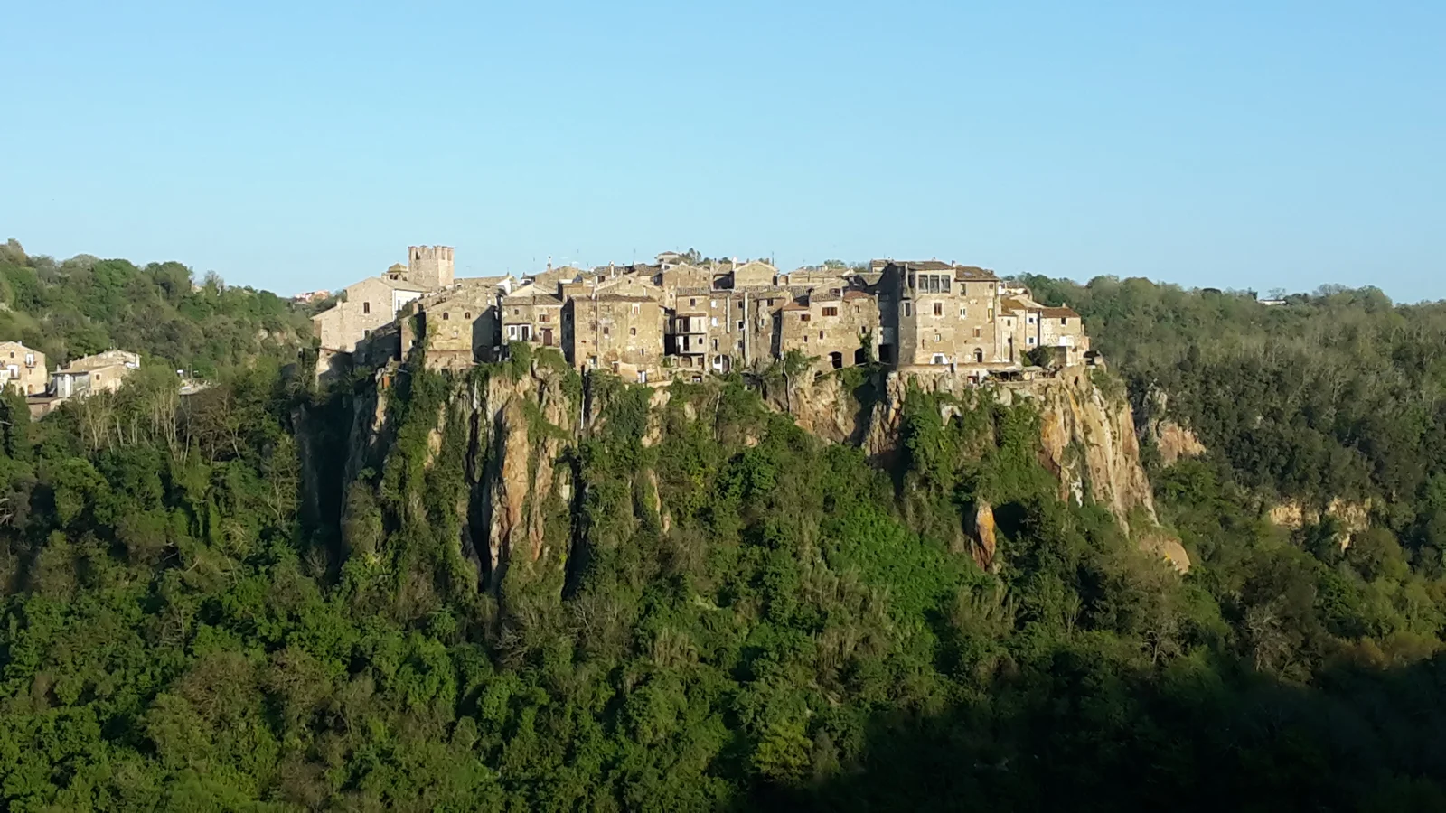 FileBorgo-Calcata.webp
